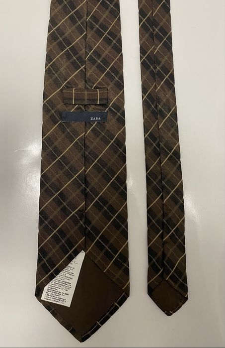 Cravata din Zara