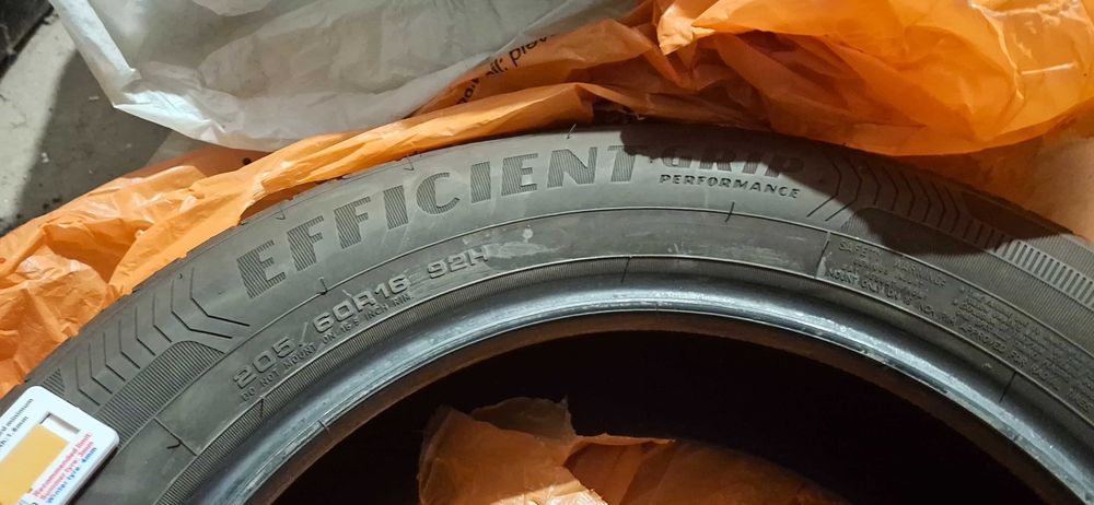 4 броя летни гуми Goodyear EfficientGrip Performance 205/60/16