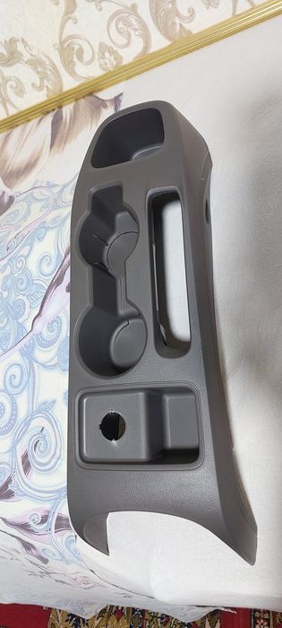 НОВЫЙ заводской Подстаканник и мелочей для авто COBALT. Цена договорн