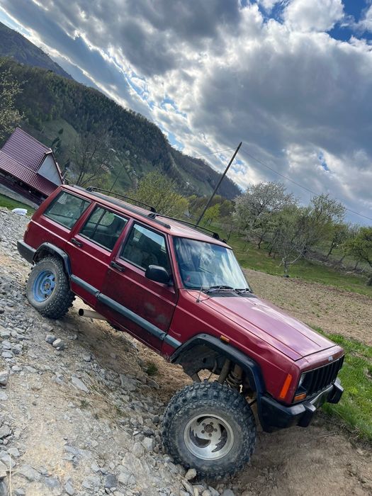 Vând Jeep Cherokee XJ (2005)