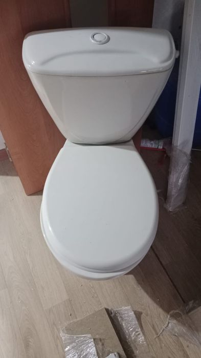 Продам унитаз   .