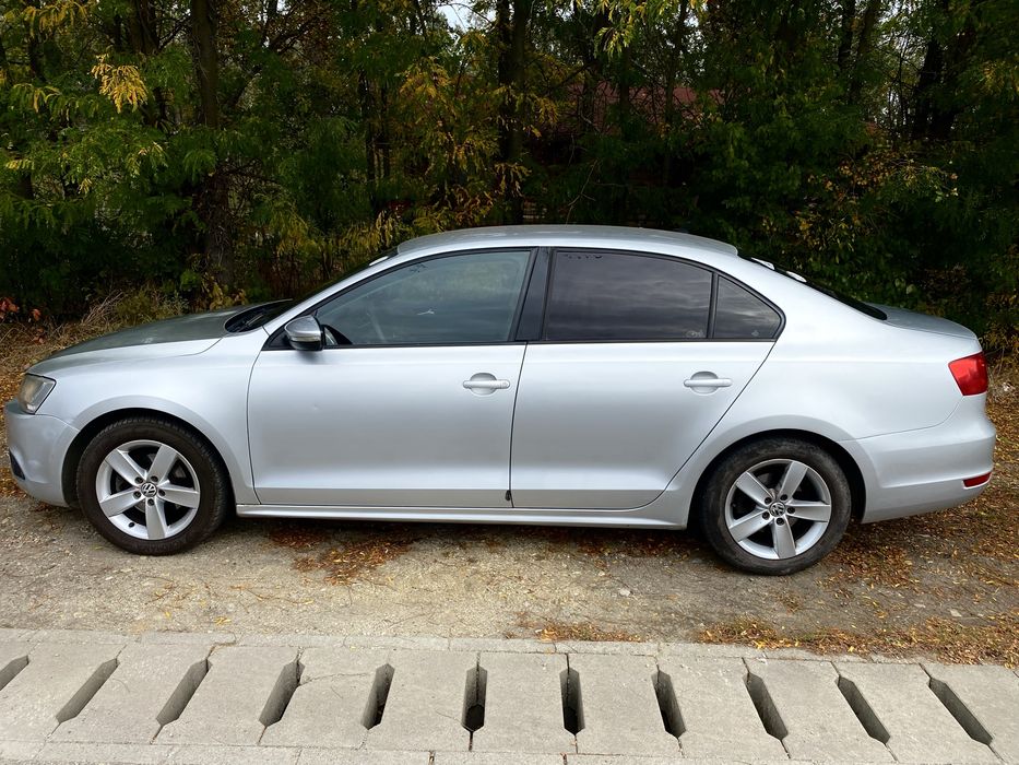 Volkswagen Jetta 2011 | 1.6 TDI DSG, Cutie automata, 105 CP