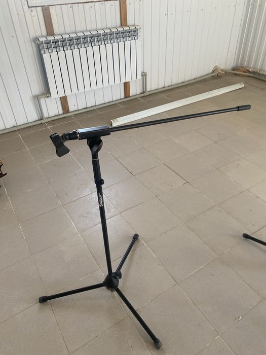 Продаются стойки для музыкальной аппаратуры