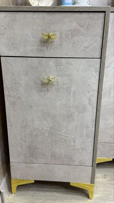 Продам комод  и ткибочку в идеальном  состояние