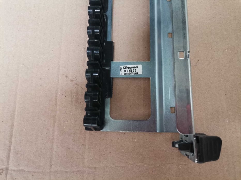 Рамка органайзер за кабели Legrand