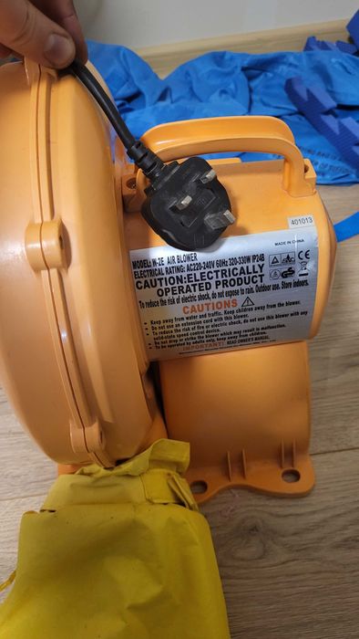 Детски надуваем замък под наем