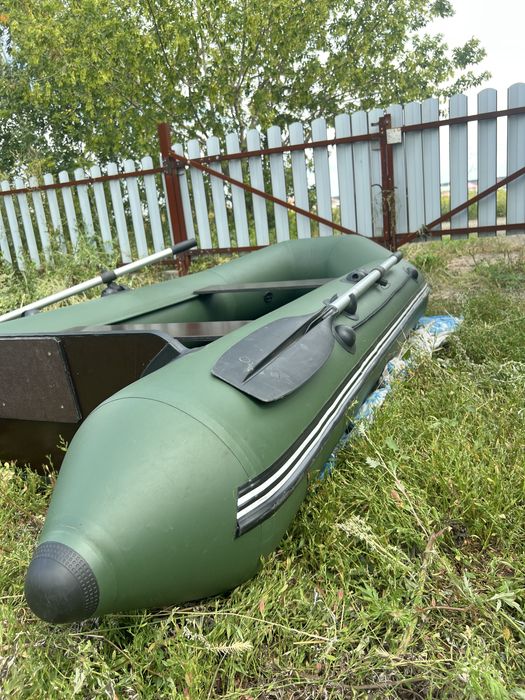 лодка с накидным электромотором