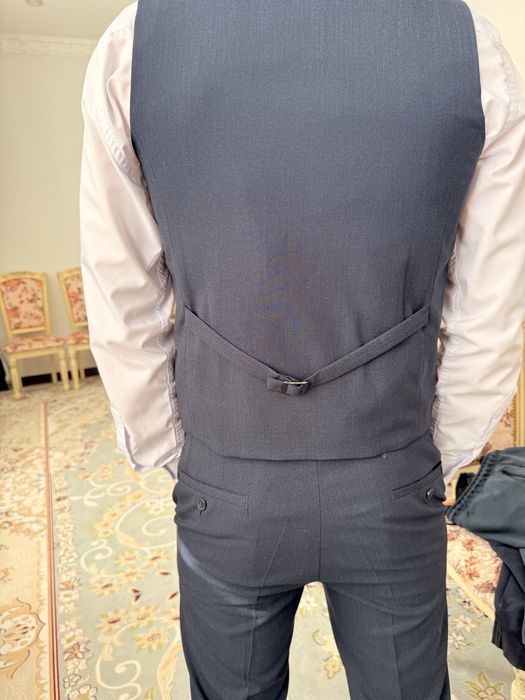 Мужской костюм (тройка)