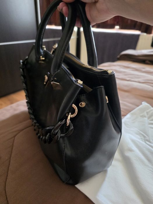 Дамска чанта Guess