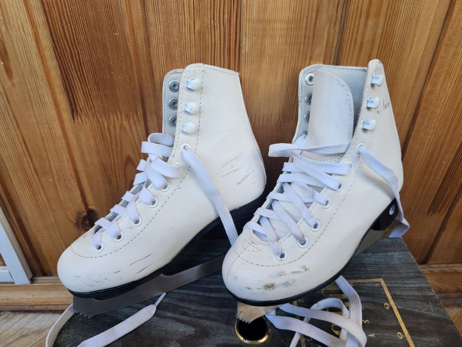 Продам коньки детские