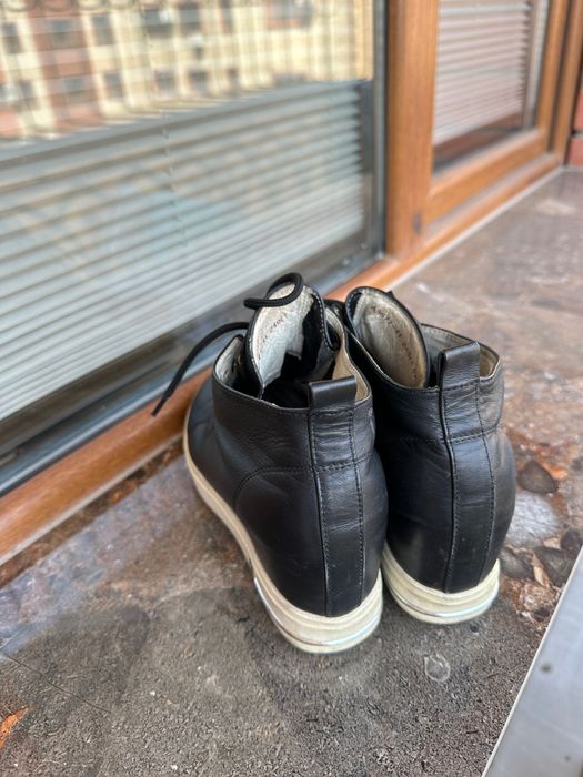 Кроссовки фирменный в хорошем состоянии