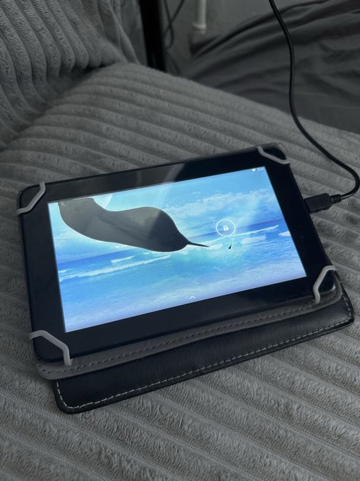 планшет TAB708.