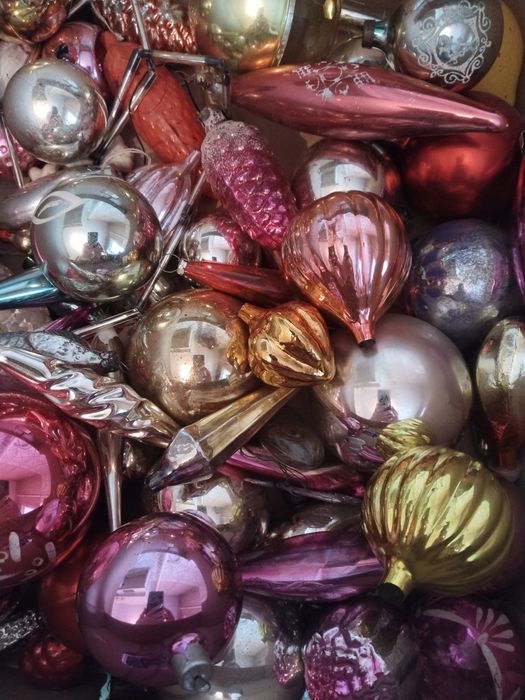 Новогодние игрушки разные