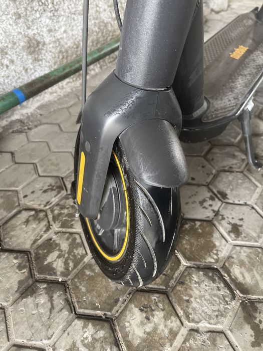 Продам электросамокат Nineboot g30