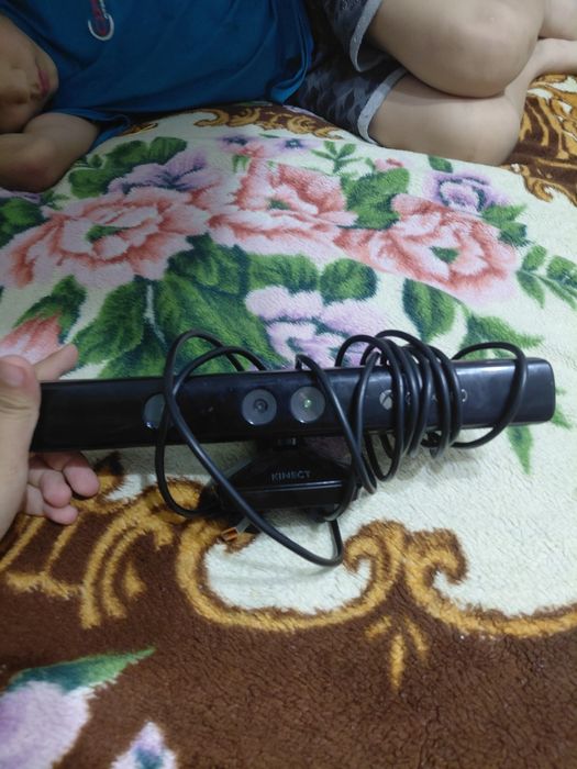 Xbox 360e с кинектом