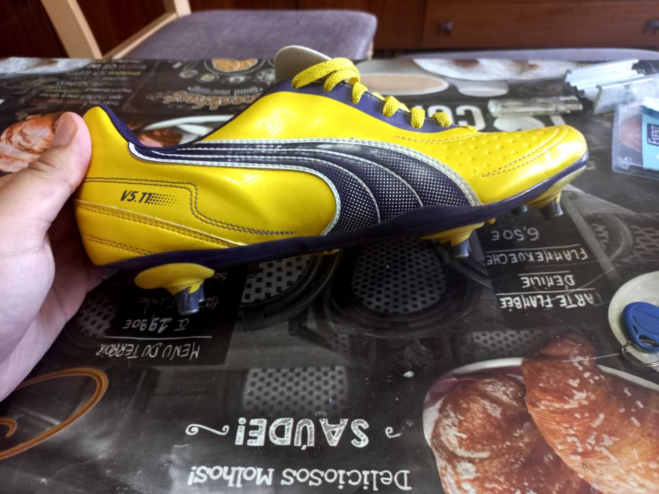 Продавам оригинални футболни бутонки Puma