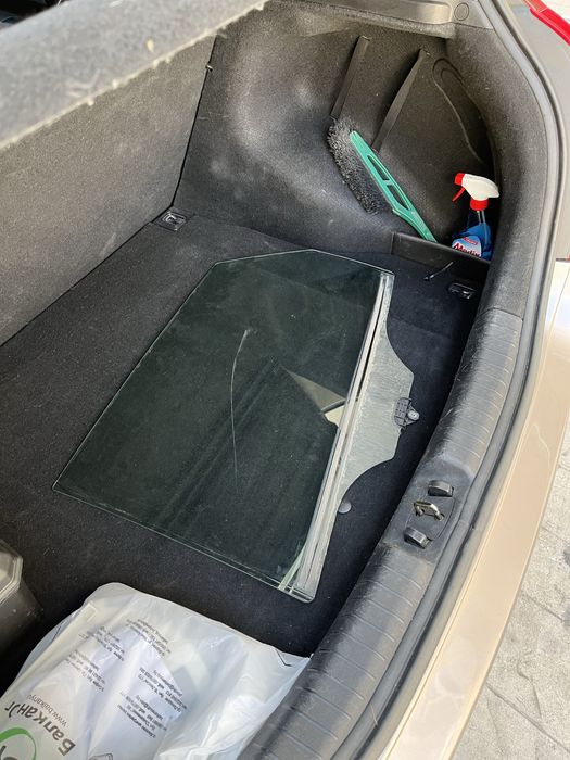 Задно ляво стъкло на Kia Ceed