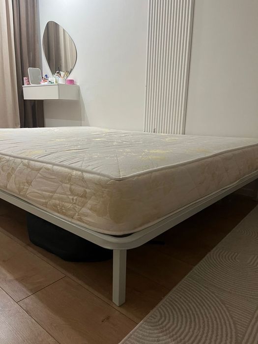Двухспальная кровать
