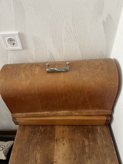 Продам швейную машинку