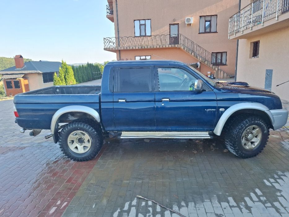 Jeep Mitsubishi l200