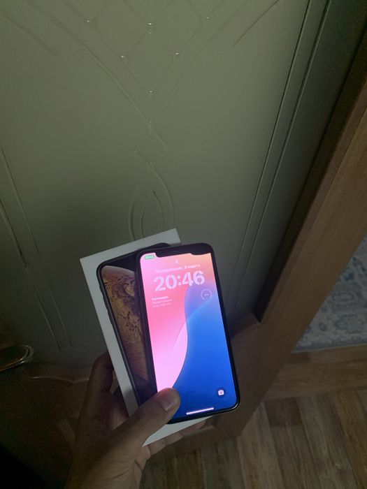Продам Айфон XS 64gb