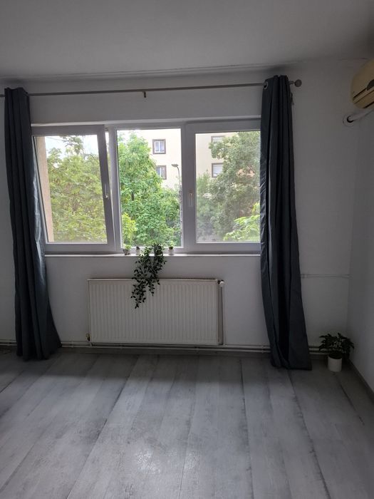 De închiriat apartament cu 3 camere