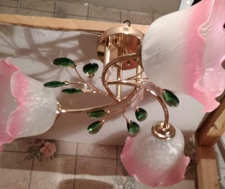 Расспродажа -50% на новые столы и люстры и бра