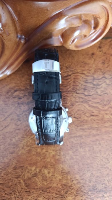 Продам часы TISSOT