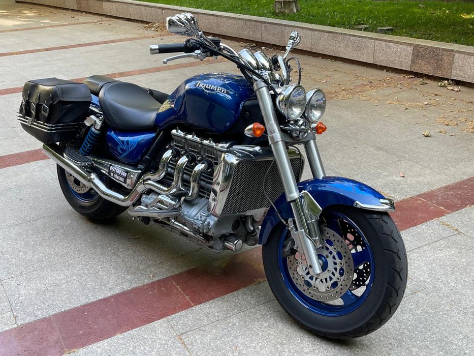 Moto Triumph Rocket 3