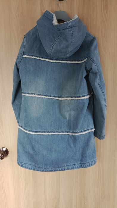 Джинсовое пальто с капюшоном 42 р