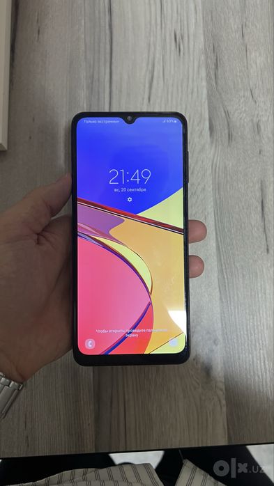 Samsung A12 yaxshi holatda