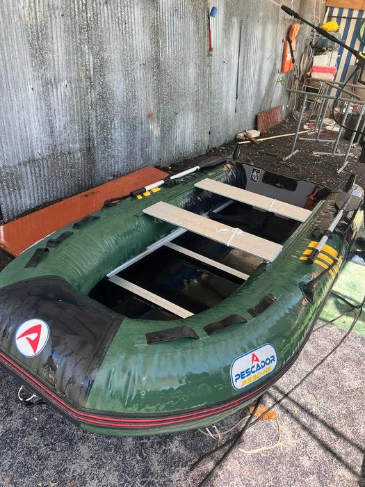 Продавам лодка PESCADOR P330-HF