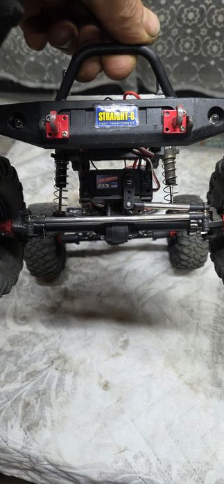Продавам rc crawler 1:10