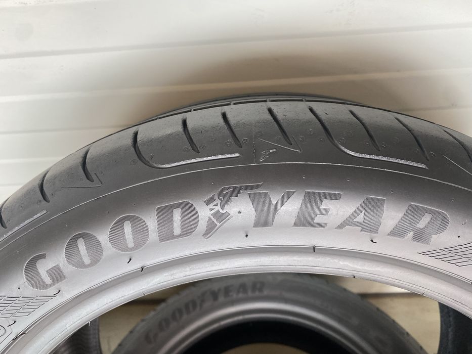 3бр летни гуми 235/45/17/Goodyear Eagle F1 assymetric/dot0720/5.5мм