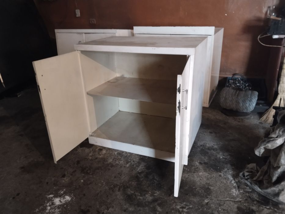 Продам железные шкафы