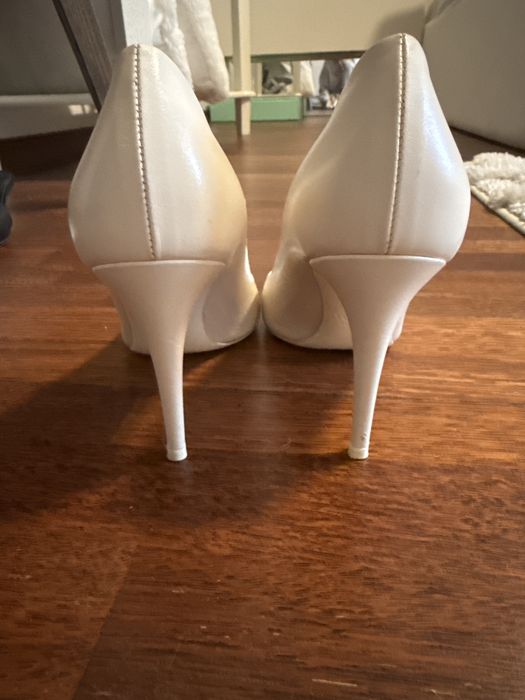 Обувки с висок ток Valentino