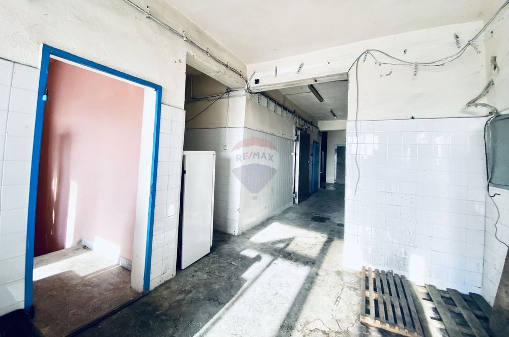 Продава се Промишлена сграда в Балчик - 904 кв.м за 277 €/кв.м - Снимка #2