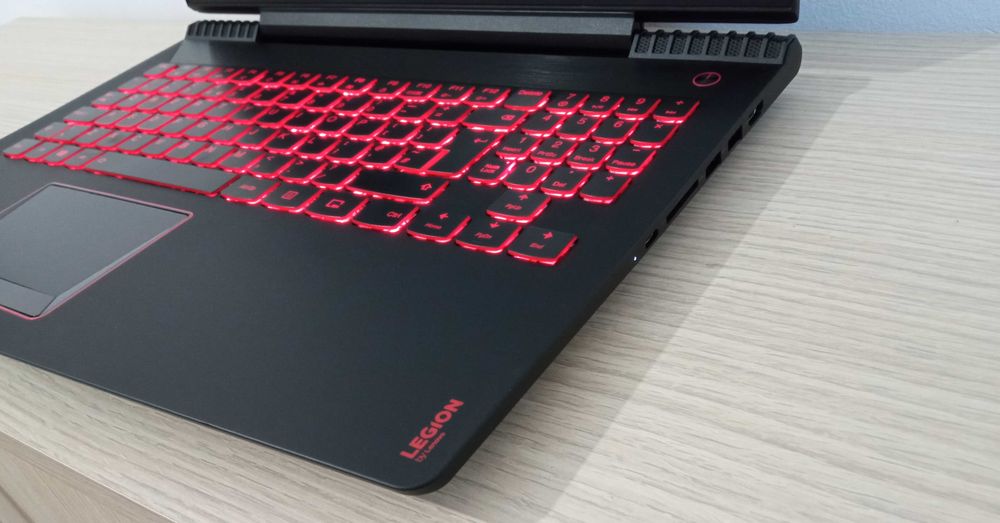 Laptop I7 EXTREM GAMING placa video dedicata NVIDIA ecran IPS 15.6 inch 2 placi video SSD windows 11 LENOVO LEGION