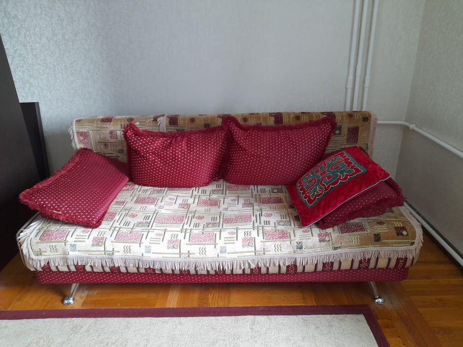 Диван тахта без подлакодников