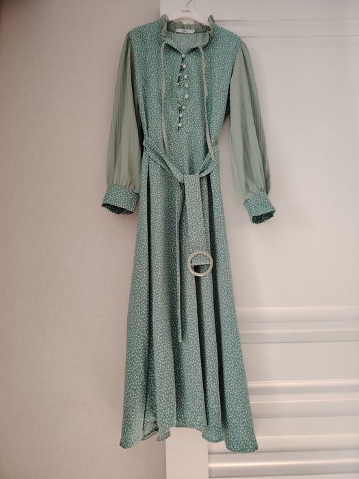 Женские платья продам