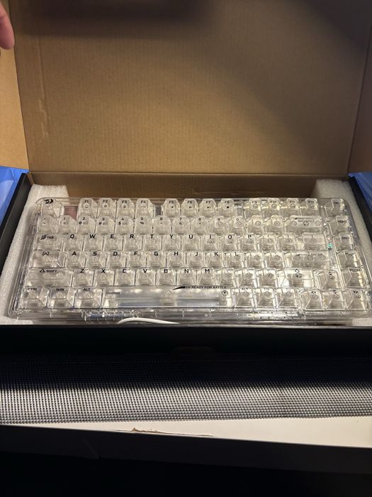 Redragon Elf Pro прозрачна механична клавиатура