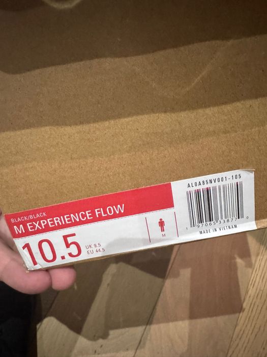 Altra Experience Flow (Triple Black)