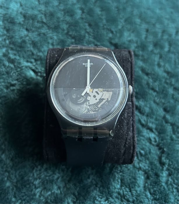 Swatch прозрачен часовник