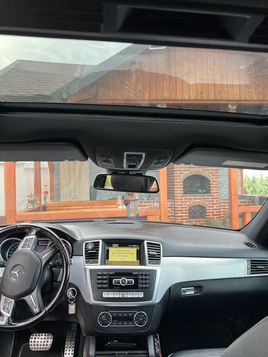 Vand/schimb Mercedes ml 250 anul 2013