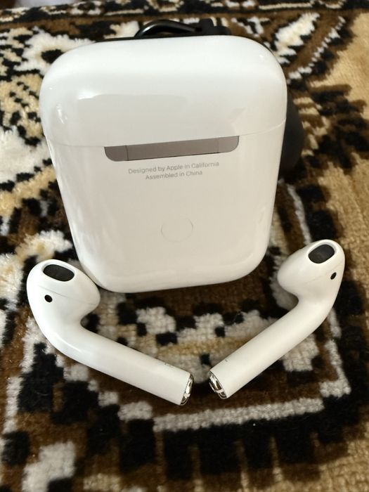 Продам Apple AirPods оригинал