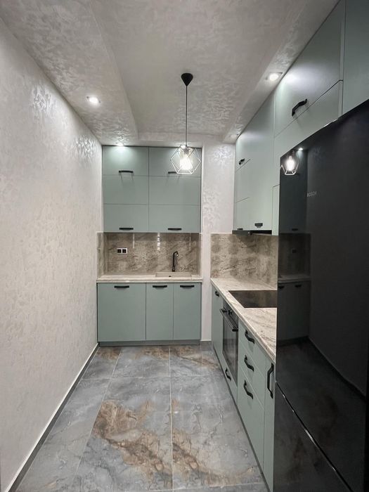 Дава се под наем Тристаен апартамент в Пловдив, Христо Смирненски - 97 кв.м за 780 € - Снимка #2