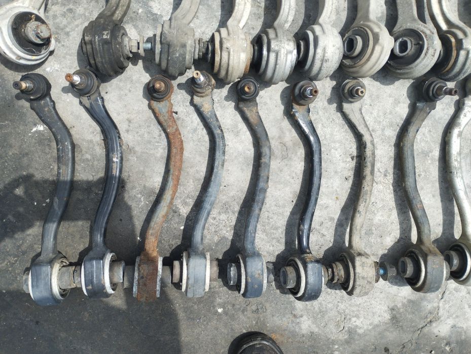 Преден ляв и десен носач Mercedes C класа W203 CLK W209