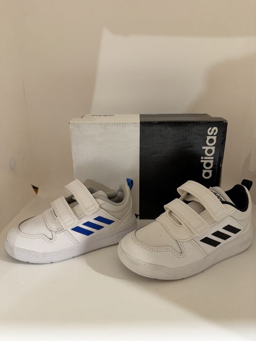 Последни бройки! Налични 2 цвята Adidas маратонки