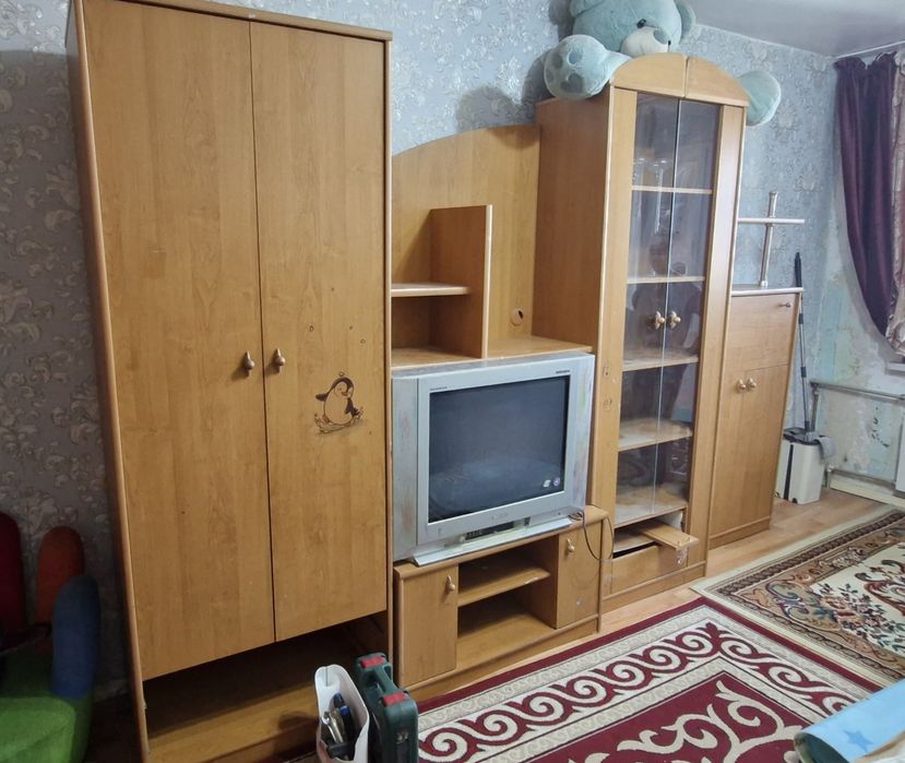 Продаётся стенка б/у