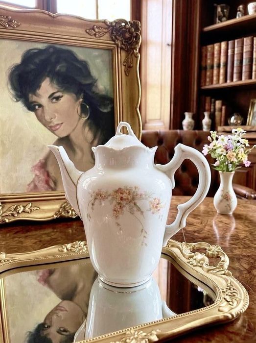 Чайник стар порцелан